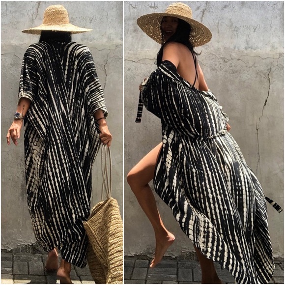 Black and White Abstract Striped Kimono Duster Beach Coverup - Picture 3 of 16